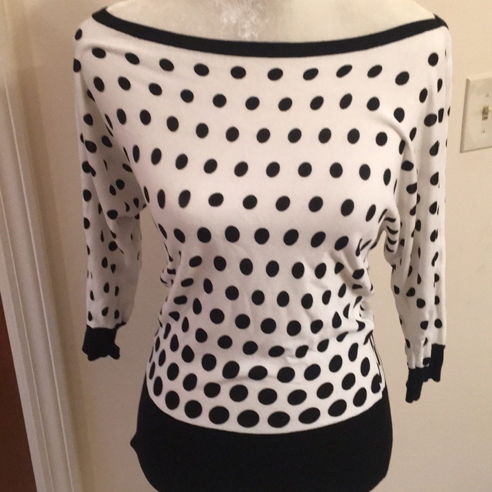 Polka dot 3/4 sleeves sweater